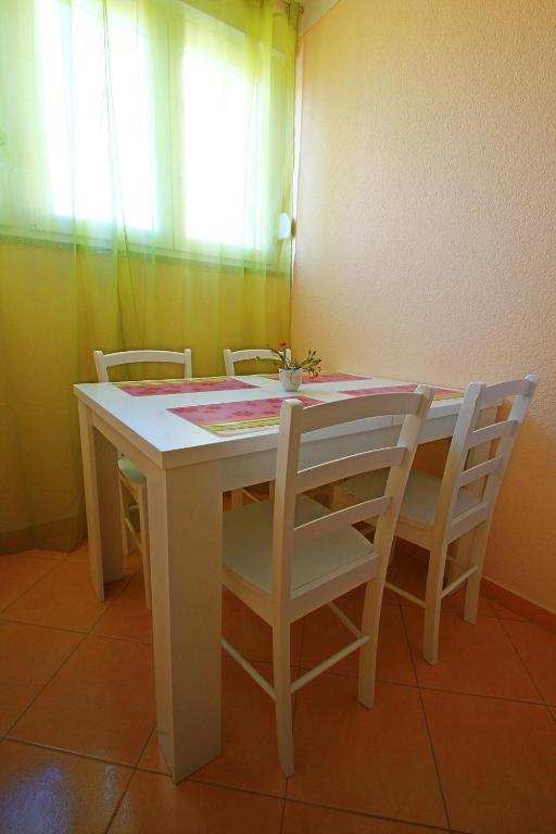 Backpackers Fairytale Hostel Split Bagian luar foto